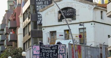Barcelona refuerza la seguridad de sus edificios ante la amenaza de organizaciones okupas