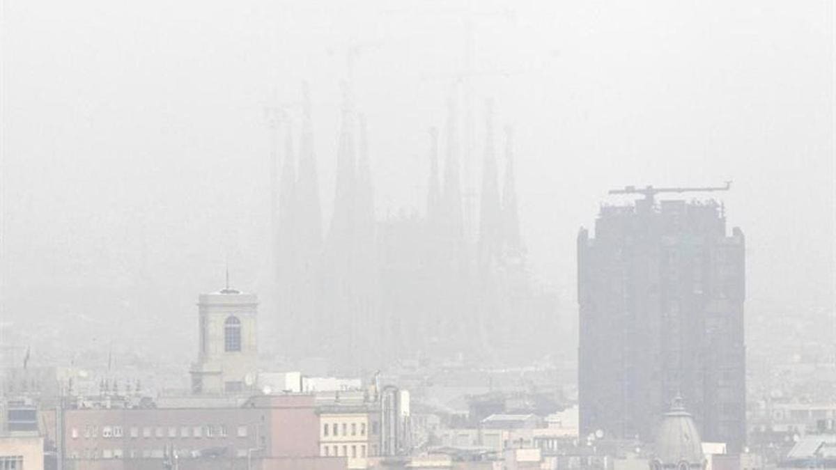 Find out which is the District of Barcelona with the most polluted air according to the ASPB.