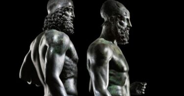 Visita desnudo el Museo de Arqueología de Cataluña para ver la exposición “Los Bronces de Riace”