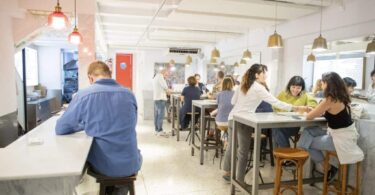 marisqueria desenfadada Lluritu restaurante Carlos Cuevas Pau Roca 2