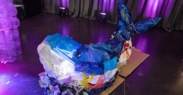 Recicl-Art en Viladecans busca transformar residuos plásticos en obras maestras sostenibles