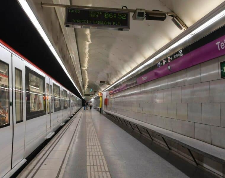 Barcelona contará con el servicio de metro abierto durante 67 horas