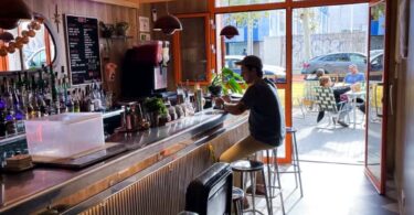 Henry's Bar: un trozo de Brooklyn en Poblenou, Barcelona