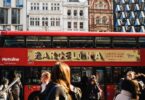 Barcelona lanza en Londres campaña de Navidad en autobuses de doble piso