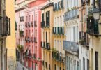 Barcelona se compromete con 200 viviendas de la SAREB para alquiler social