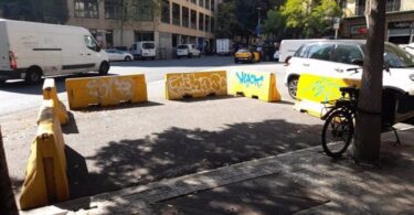 Barcelona retira las últimas terrazas del Eixample instaladas por la pandemia