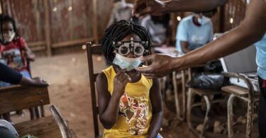 Ojos del Mundo: la Óptica Móvil de Barcelona que transforma vidas en África