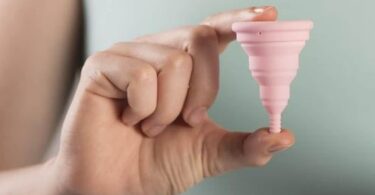 Cataluña inicia campaña para repartir productos menstruales gratuitos en farmacias