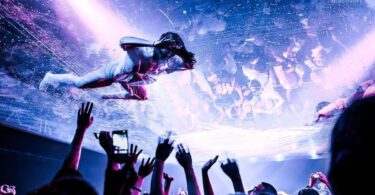 'Fuerza Bruta Wayra': la experiencia teatral inmersiva que llega a Barcelona