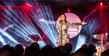 La noche se llena de risas en Casino Barcelona Comedy