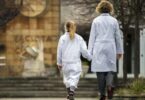 Más de 500 investigadoras motivan a las niñas a ser científicas en Cataluña
