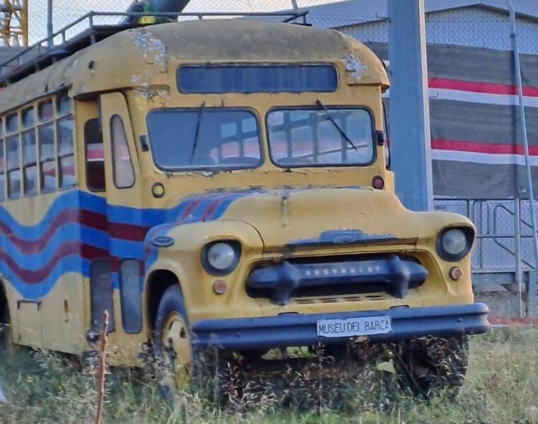 Encuentran autobús histórico del Barça en obras del Camp Nou