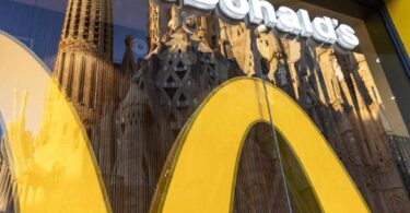 Convención bianual de McDonald's en Barcelona satura la industria hotelera