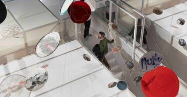 Explorando el más allá en la exposición laberíntica "El Otro Lado" en Arts Santa Mònic