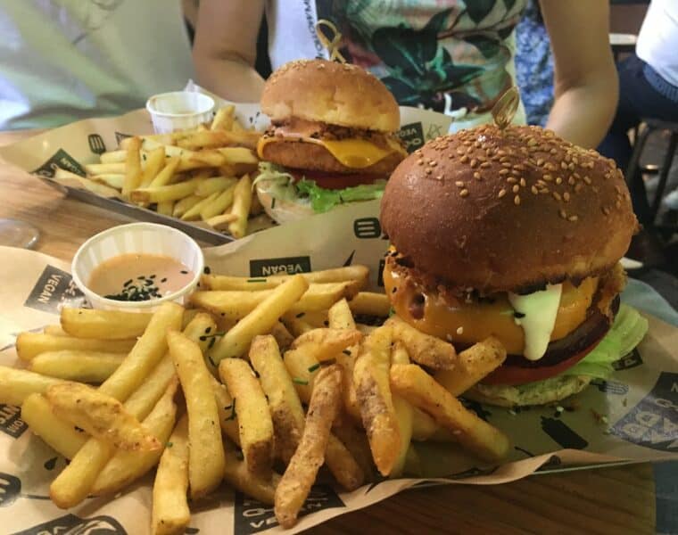 Mad Mad Vegan llega a Barcelona con sus famosas hamburguesas veganas