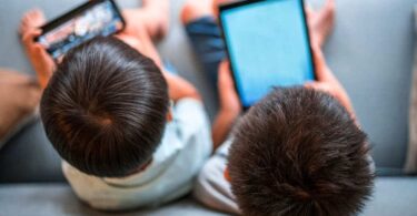 Barcelona en firme contra la adicción a las pantallas en la juventud
