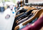 Grandes tiendas de ropa tendrían un espacio para productos de segunda mano