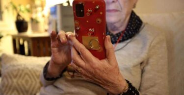 Se realizó curso piloto para adultos mayores con el fin de reducir la brecha digital