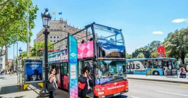 Viaje gratuito por Nou Barris en autobús panorámico durante su Fiesta Mayor
