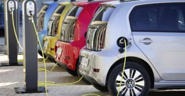 Barcelona y la industria automotriz se unen para promover el uso de vehículos eléctricos