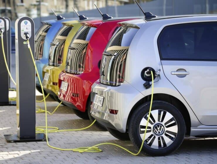 Barcelona y la industria automotriz se unen para promover el uso de vehículos eléctricos