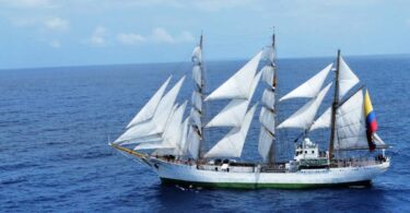 Buque Escuela ARC Gloria de Colombia llega a Barcelona y estará abierto al público