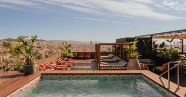 3 terrazas de hotel para disfrutar y saborear el verano