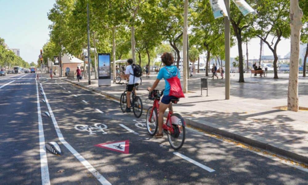 Il Passeig Joan de Borbó inaugura la sua nuova pista ciclabile