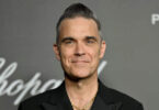 Robbie Williams en Barcelona con su exposición de arte inspirada en la salud mental