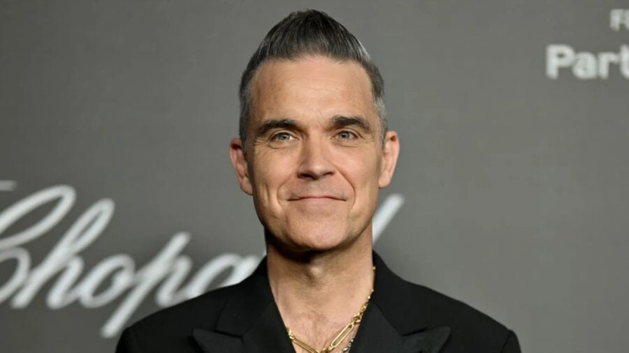 Robbie Williams en Barcelona con su exposición de arte inspirada en la salud mental