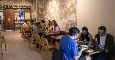 Acha'ar Bar, para disfrutar del vino y encurtidos naturales de India