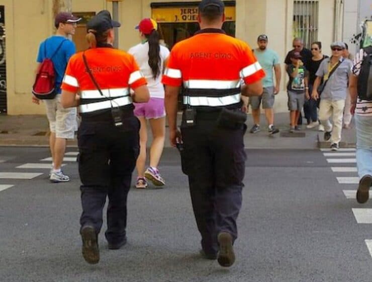 Aumentan la vigilancia en Barcelona con 40 agentes cívicos adicionales hasta octubre