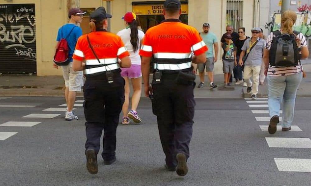 La polizia di Barcellona sarà potenziata con 40 agenti civici in più fino a ottobre