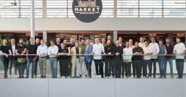 El Time Out Market renace con sabores únicos que atraen a los vecinos a sus puestos