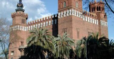 Castell tres dragons