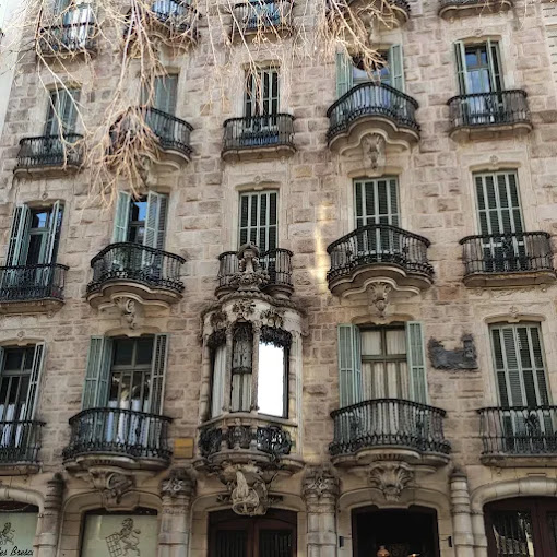 China Crown Barcellona (Casa Calvet) 2