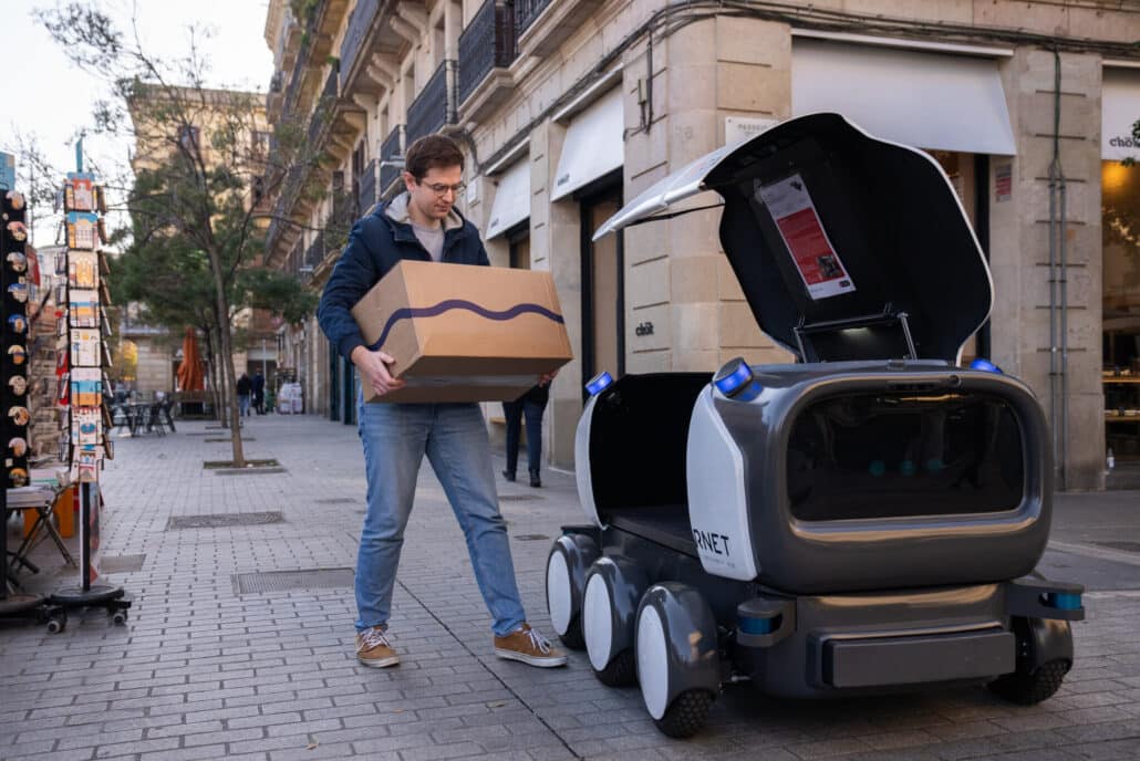 Barcelona pone a prueba robots autónomos para la entrega de paquetería sostenible 2