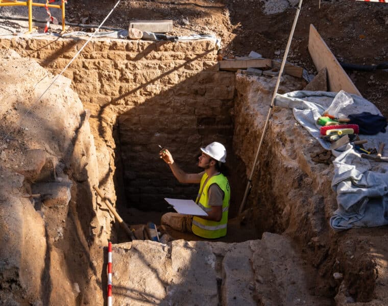 La Rambla de Barcelona revela sus secretos históricos durante las obras de reforma