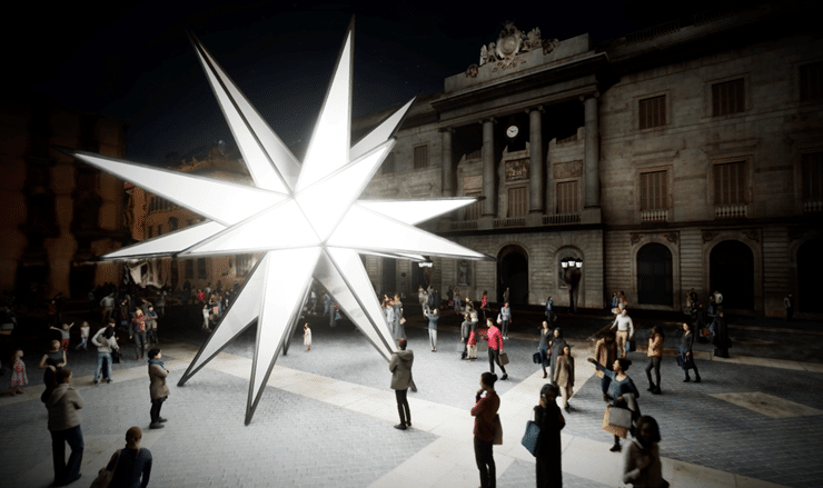 La plaza Sant Jaume se convierte este año en un verdadero epicentro de la Navidad en Barcelona, gracias a una propuesta innovadora que combina tradición e innovación. La instalación de una espectacular estrella luminosa de 20 puntas, llamada "Origen", será el centro de atención de la plaza, mientras que dos pesebres, situados en el interior del Ayuntamiento y del Palau de la Generalitat, complementarán la decoración navideña. Este proyecto, fruto de la colaboración entre el Ayuntamiento de Barcelona y la Generalitat de Catalunya, promete ofrecer una experiencia única para ciudadanos y visitantes.

Una estrella monumental como símbolo de perfección
La estrella "Origen" no es solo una pieza decorativa; es una obra de arte que destaca por su diseño y significado. Creada por Xevi Bayona y Àlex Posada, la estrella representa un icosaedro, una figura geométrica de 20 caras triangulares que simboliza perfección, armonía y equilibrio. Este diseño geométrico también evoca conceptos universales, como el momento germinal del universo, conocido como el Big Bang, cuando la oscuridad se transformó en luz y energía.

Con un diámetro de nueve metros y un peso de 2,5 toneladas, la estrella está fabricada con hierro, metacrilato y tecnología LED, lo que garantiza tanto su durabilidad como su espectacularidad visual. Durante el día, esta obra se presenta como una imponente escultura geométrica en el lateral de la plaza, cerca de las calles Ferran y del Call. Sin embargo, es al anochecer cuando despliega todo su potencial: se convierte en un faro luminoso que proyecta reflejos de luz sobre las fachadas del Ayuntamiento y del Palau de la Generalitat.

Además, la instalación cuenta con una banda sonora original que añade un componente sensorial al espectáculo, haciendo que la experiencia sea aún más inmersiva y cautivadora.

Dos pesebres para honrar la tradición navideña
La decoración de la plaza Sant Jaume no estaría completa sin los tradicionales pesebres, que este año se han trasladado al interior de los edificios históricos para enriquecer la experiencia de los visitantes. El Pati de Carruatges del Ayuntamiento acogerá el pesebre tradicional, elaborado por la Associació de Pessebristes. Este diorama incluirá referencias al centenario del poeta Joan Salvat-Papasseit, quien trabajó en el Moll de la Fusta, y a la reciente edición de la Copa América de vela en Barcelona. La exposición estará abierta al público del 29 de noviembre al 5 de enero, ofreciendo una oportunidad única para disfrutar de esta emblemática tradición en un entorno singular.

Por su parte, el Palau de la Generalitat abrirá sus puertas entre el 14 y el 20 de diciembre para mostrar su decoración navideña. Los visitantes podrán descubrir un pesebre, un tió y avetos decorados, ambientados con un estilo que combina tradición y modernidad. Esta iniciativa no solo fomenta el espíritu navideño, sino que también permite a la ciudadanía explorar espacios habitualmente reservados.

Colaboración entre instituciones para una Navidad especial
El proyecto de decoración de la plaza Sant Jaume es el resultado de una estrecha colaboración entre el Ayuntamiento y la Generalitat, que han trabajado juntos para ofrecer una propuesta unificada y coherente. Ambas instituciones también han compartido la misma ornamentación vegetal en los balcones de sus edificios, reforzando la idea de cohesión.

El coste total de la estrella luminosa asciende a 145.000 euros, mientras que el pesebre del Ayuntamiento ha supuesto una inversión adicional de 50.000 euros. Aunque el Ayuntamiento ha asumido la mayor parte del gasto, el concejal Jordi Marcé destacó la importancia de esta colaboración: "Estamos agradecidos de que la Generalitat nos haya apoyado en una iniciativa que siempre ha sido del Ayuntamiento. Esto refuerza el compromiso de ambas instituciones con la Navidad y con la ciudad de Barcelona."

Una instalación con visión de futuro
La estrella "Origen" no está concebida como una decoración efímera. Tanto el Ayuntamiento como la Generalitat han dejado abierta la posibilidad de reutilizar esta monumental pieza en futuras ediciones, consolidándola como un símbolo navideño de Barcelona. Este enfoque no solo busca maximizar el impacto de la inversión, sino también establecer un vínculo emocional con los ciudadanos, que podrán disfrutar de esta obra año tras año.

Polémica y tradición en Sant Jaume
La decoración navideña de la plaza Sant Jaume siempre ha sido objeto de debate, especialmente en torno a los pesebres. El traslado del pesebre al interior del Ayuntamiento y la Generalitat ha generado opiniones divididas, pero las instituciones han defendido la decisión como una forma de enriquecer la experiencia navideña. Según Marcé, "reubicamos las piezas para aprovechar al máximo el espacio y ofrecer una propuesta artística más completa."

La estrella luminosa y los dos pesebres no solo buscan embellecer la plaza, sino también reforzar el mensaje de unidad y colaboración entre las instituciones. Además, el diseño y la ubicación de la estrella fueron seleccionados para resaltar el carácter icónico de Sant Jaume como punto de encuentro entre tradición e innovación.

Sant Jaume, el corazón de la Navidad en Barcelona
Con estas iniciativas, la plaza Sant Jaume se consolida como uno de los principales puntos de interés navideño en Barcelona. La combinación de una monumental estrella luminosa, dos pesebres emblemáticos y una decoración coherente en toda la plaza crea un entorno mágico que invita a barceloneses y turistas a sumergirse en el espíritu de las fiestas.

Sant Jaume no solo es un espacio de celebración, sino también un símbolo de la capacidad de Barcelona para combinar tradición y modernidad, demostrando que la Navidad puede ser un momento para innovar sin perder de vista las raíces culturales de la ciudad.