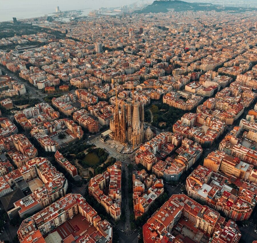 Cómo encontrar las mejores salas para llevar a cabo eventos en Barcelona