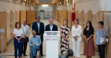 Finalizada la fase de descubrimiento de las pinturas murales de la 'Capella Gitana' en la cárcel Modelo de Barcelona