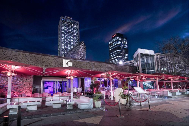 KU VUELVE DE LA MANO DE COSTA ESTE EL ICONO DE IBIZA ABRE EN BARCELONA