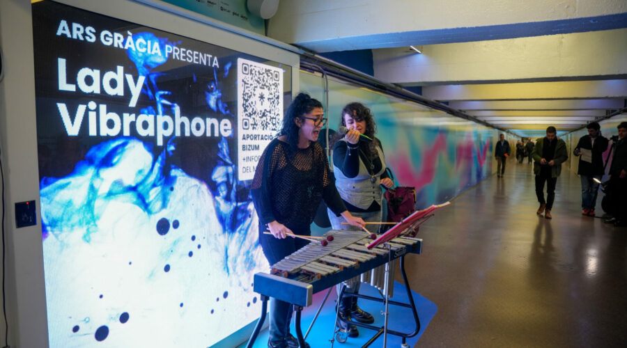 instalación interactiva sonora y visual para mejorar la experiencia de viaje del usuario